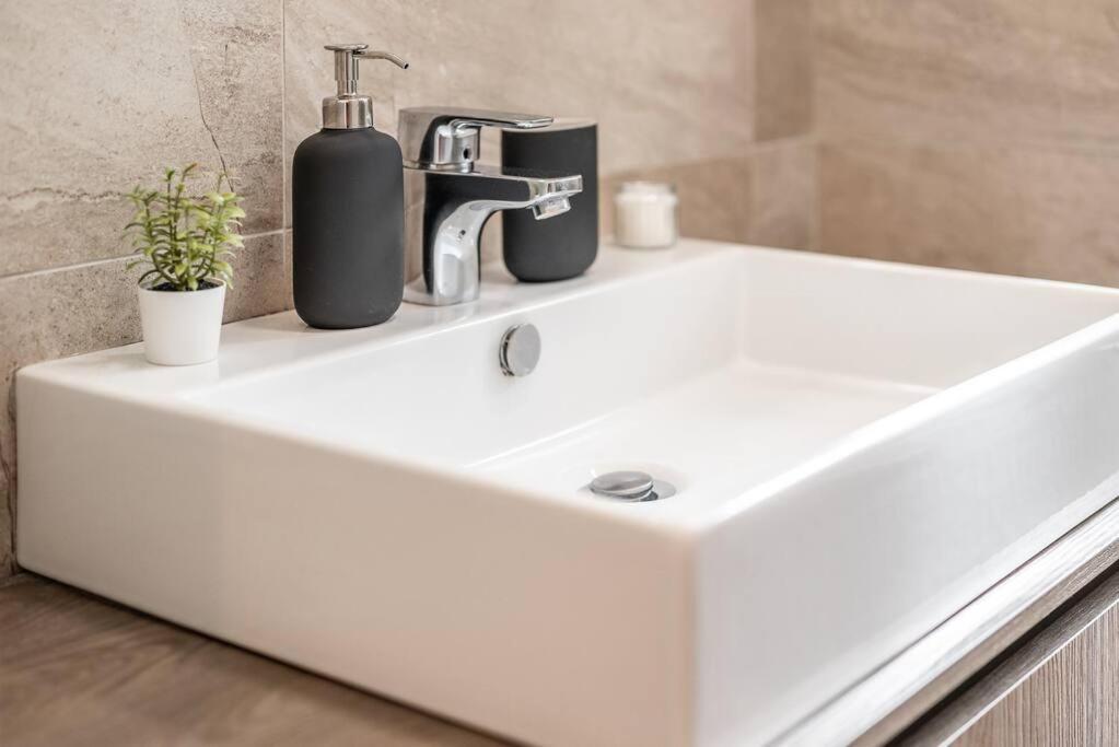 Carrobbio'S Nest - Elegant With Wifi And Netflix Apartment มิลาน ภายนอก รูปภาพ